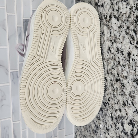 Platinum Lilac Purple Nike Air Force 1 EasyOn Sneakers sz 11 athletic shoes - Picture 6 of 7